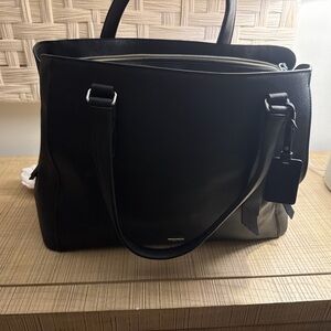 Tumi Varek Leather Laptop Tote – Sleek Structured Work Bag (16”)